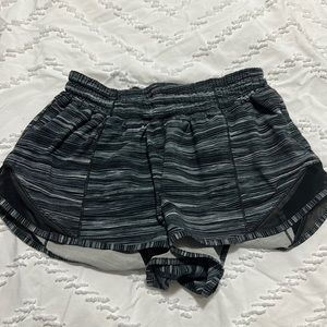 Lululemon Hotty Hot Shorts 2.5”